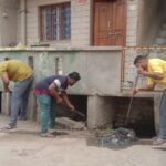 सोनकच्छ.रमजान उल मुबारक के पवित्र महीने में मुस्लिम बस्तियों में साफ सफाई शुद्ध पेयजल लाइट डीडीटी दवाई का छिड़काव आदि समस्याओं का निराकरण के लिए एक आवेदन नगर पंचायत सीएमओ प्रभारी राजेश यादव को दिया गया