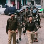 सोनकच्छ.आगामी त्योहारों को देखते हुए सोनकच्छ नगर में आज पुलिस ने पैदल मार्च निकाला सोनकच्छ अनुयज्ञ अधिकारी दीपा मांडवे थाना प्रभारी अजय गुर्जर अपने बल के साथ नगर में पैदल मार्च निकाला