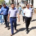 उज्जैन में सड़क चौड़ीकरण के कार्य पर संभाग आयुक्त की कड़ी नज़र: ठेकेदारों और इंजीनियरों को चेतावनी. सय्यद आशिक अली।