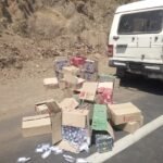 मध्य प्रदेश के बेतुल जिले से चिचोली तहसील का मामला.नहीं थामरा शराब का अवैध परिवहन।  चिचोली से अकरम खान पटेल की रिपोर्ट।  मध्य प्रदेश के बैतूल जिले की चिचोली तहसील में अवैध शराब इस समय चर्चा का विषय बना हुआ है। ठेकेदार द्वारा गांव-गांव तक शराब पहुंचाई जा रही है।  ग्रामीण क्षेत्र के कुछ जागरूक नागरिक इसका विरोध भी कर रहे हैं।  विरोध करना भी वाजिब है क्योंकि ग्रामीण क्षेत्र में इस तरह से जो शराब फैलाई जा रही है उसे ग्रामीण क्षेत्र के बच्चों से लेकर युवा भी शराब की लत का शिकार हो रहा है। परंतु शासन प्रशासन इस ओर कोई ध्यान नहीं दे रहा है। आज भी चीरापटला के समीप जयेश के कार्यकर्ताओं ने एक बोलेरो वाहन को पकड़ा जिसमें अवैध शराब भरी हुई थी पुलिस को सूचना दी परंतु अवैध शराब का आगे क्या हुआ इसकी कोई जानकारी नहीं मिल पाई।