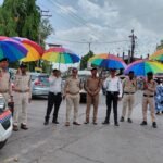 रतलाम पुलिस की पहल — भीषण गर्मी से बचाव हेतु ट्रैफिक जवानों को छातों का वितरण.   रीपोर्ट मनोहर मालवीय।